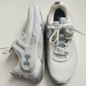 Under Armour HOVR  sz 7.5 womens sneaker. VVGC